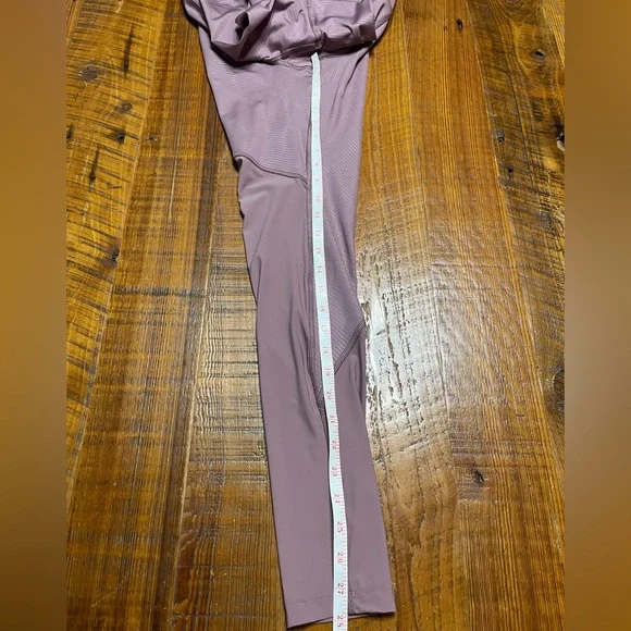 Under Armour Compression Heat Gear Leggings Size Medium - Picture 5 of 14